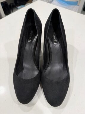 Minelli Black Suede Rounded-Toe Heels